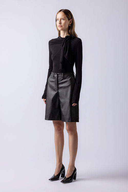 KUMI LEATHER SHORTS black