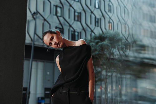 LAURENT TWISTED TOP - Black